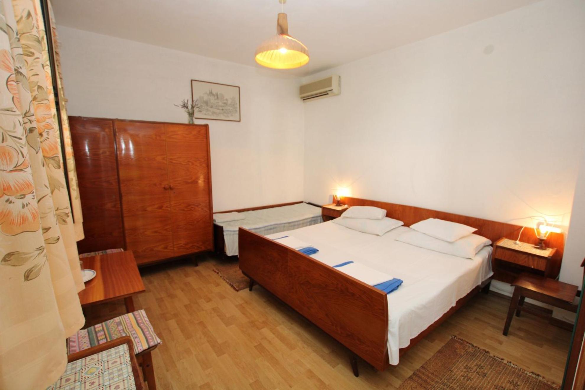 Vintage Rooms & Apartments โปเรช ภายนอก รูปภาพ