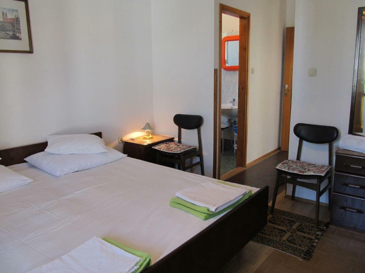 Vintage Rooms & Apartments โปเรช ภายนอก รูปภาพ